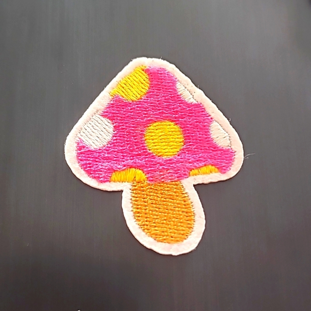 MUSHROOM HIPPIE EMBROIDERY IRON ON PATCH